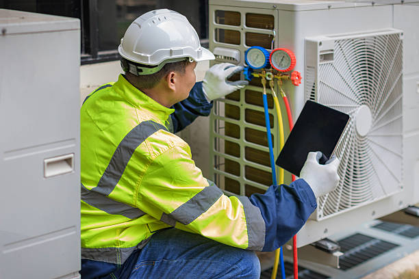 Professional Hvac technician working in Manhattan, KS